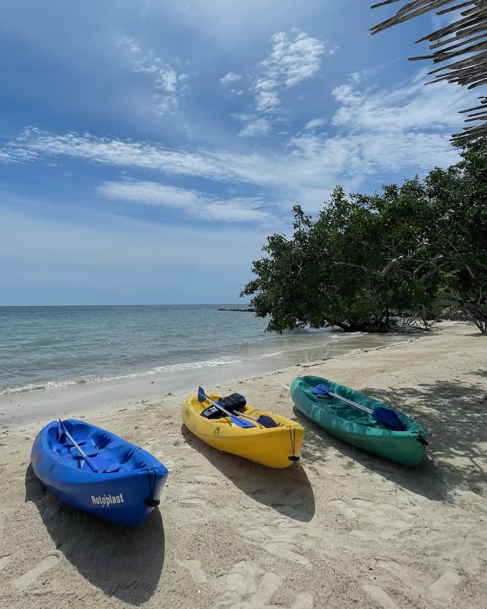 Sabai Beach Hotel Isla Barú Buitenkant foto