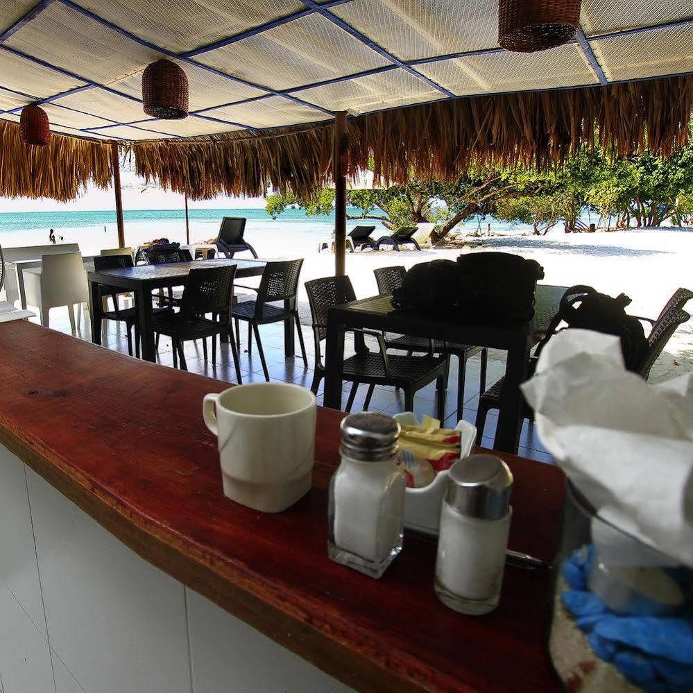 Sabai Beach Hotel Isla Barú Buitenkant foto
