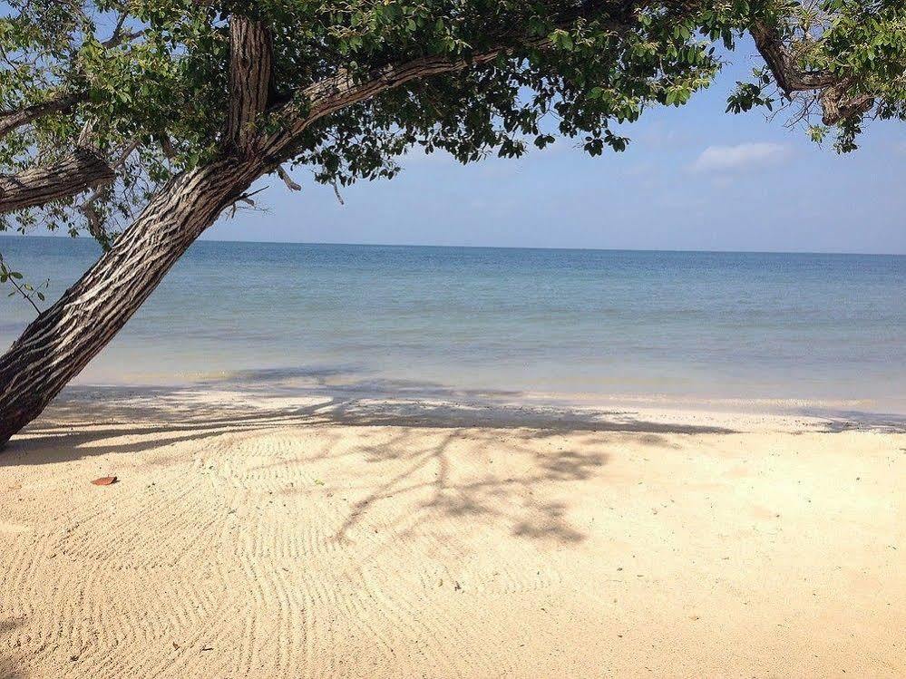 Sabai Beach Hotel Isla Barú Buitenkant foto